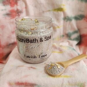 Handmade Lavish Love fizzy bath salts